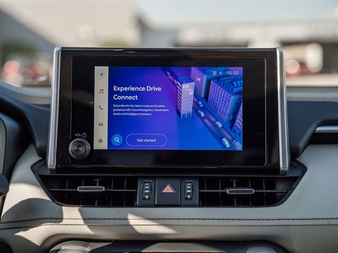 Used 2025 Toyota RAV4 XLE Premium FWD image 33