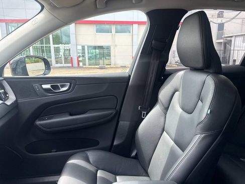 Certified 2025 Volvo XC60 B5 Plus AWD/4WD image 22