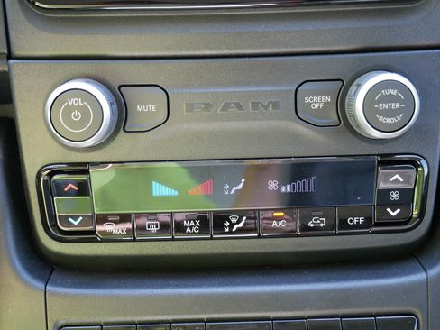 New 2026 RAM ProMaster 2500 w/ Convenience Group FWD image 17