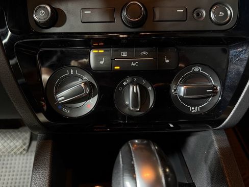 Used 2015 Volkswagen Jetta Sport FWD image 16