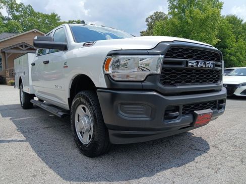 Used 2022 RAM 3500 Tradesman w/ Safety Group AWD/4WD image 4