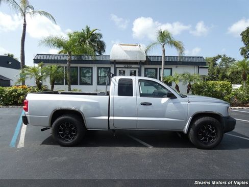 Used 2008 Dodge Dakota ST RWD image 2