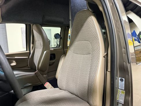 Used 2014 Chevrolet Express 3500 LT w/ LT Preferred Equipment Group RWD image 32