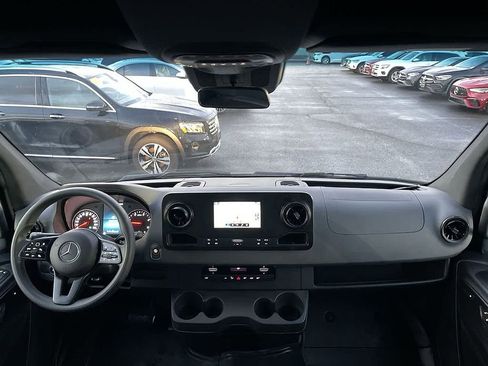 Used 2019 Mercedes-Benz Sprinter 2500 image 22