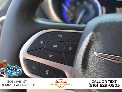 Used 2024 Chrysler Pacifica Touring-L FWD image 13