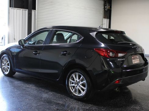 Used 2016 MAZDA MAZDA3 i Sport w/ Preferred Equipment Package FWD image 5