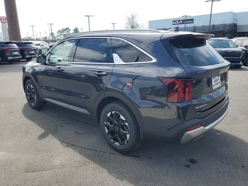 New 2026 Kia Sorento S image 3