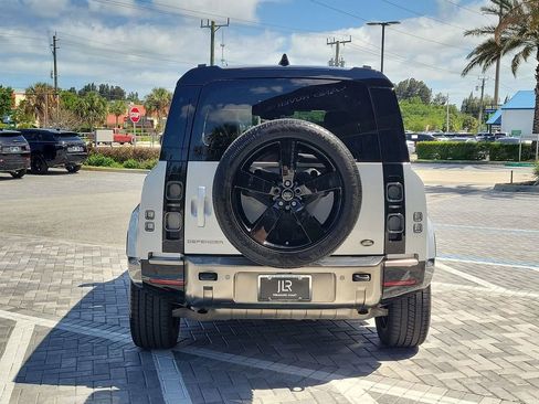 Used 2021 Land Rover Defender 110 X image 4