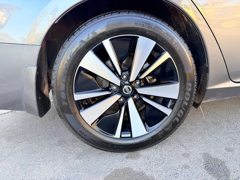 Used 2022 Nissan Altima 2.5 SV FWD image 23