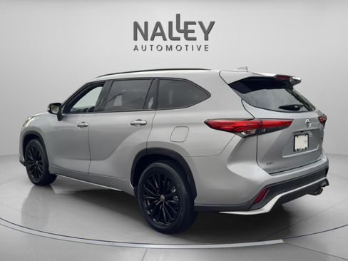 Certified 2023 Toyota Highlander XSE image 3