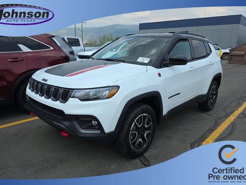 Used 2025 Jeep Compass Trailhawk AWD/4WD image 1