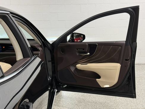 Used 2018 Lexus LS 500 AWD w/ Interior Upgrade Package image 42