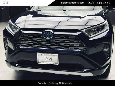 Used 2021 Toyota RAV4 XSE AWD/4WD image 14
