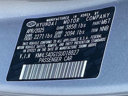 Used 2025 Hyundai Elantra SEL FWD image 33