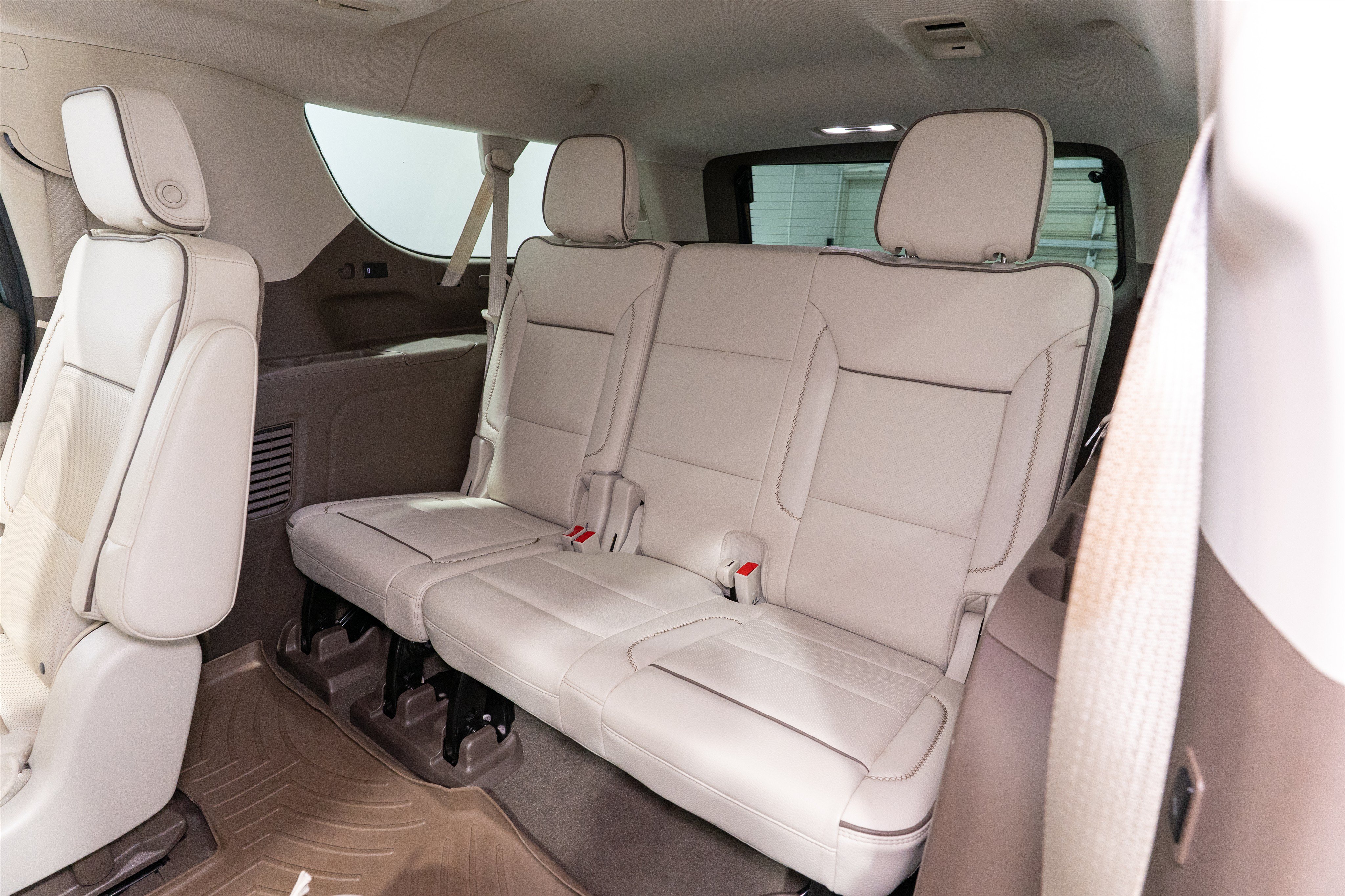 Used 2021 GMC Yukon XL Denali AWD/4WD image 34
