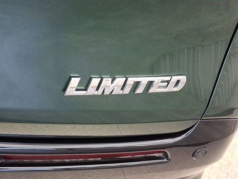 Used 2026 Toyota Sienna Limited FWD image 27