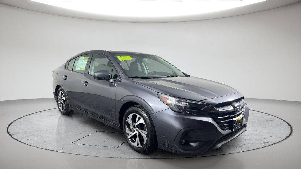 Used 2025 Subaru Legacy Premium AWD/4WD image 2