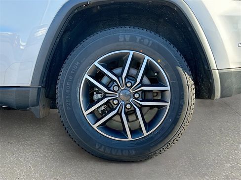 Used 2021 Jeep Grand Cherokee Limited w/ Luxury Group II image 31