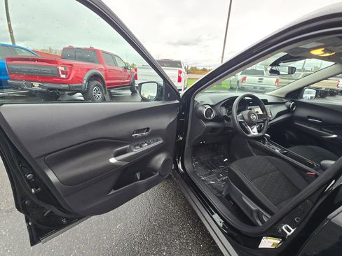 Used 2024 Nissan Kicks SV image 21