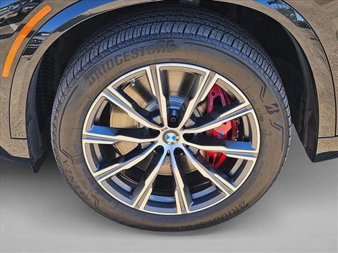Used 2022 BMW X5 M50i image 22