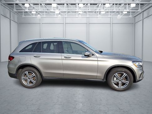 Used 2021 Mercedes-Benz GLC 300 4MATIC image 7