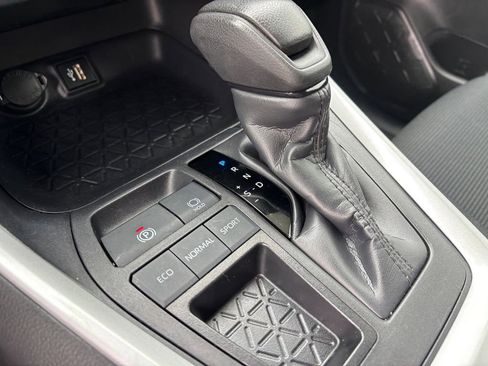 Used 2024 Toyota RAV4 LE FWD image 19