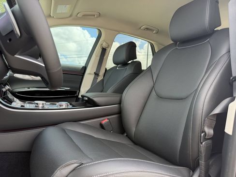 New 2026 Genesis GV70 2.5T AWD/4WD image 12