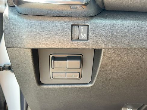 New 2025 GMC Canyon Elevation w/ Convenience Package image 25