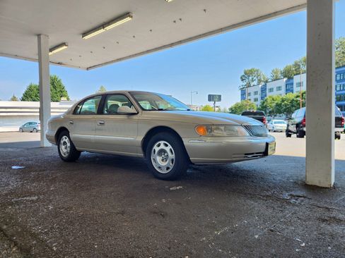 Used 2002 Lincoln Continental image 7