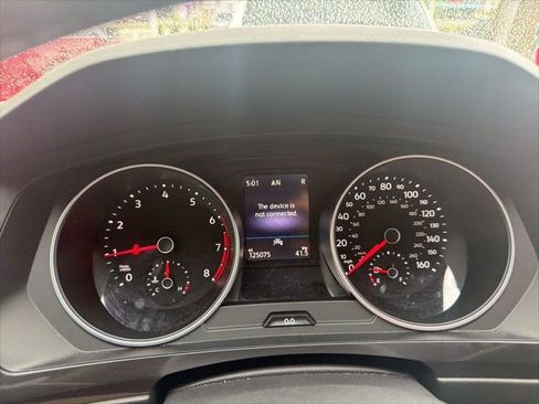 Used 2021 Volkswagen Tiguan SE R-Line image 28