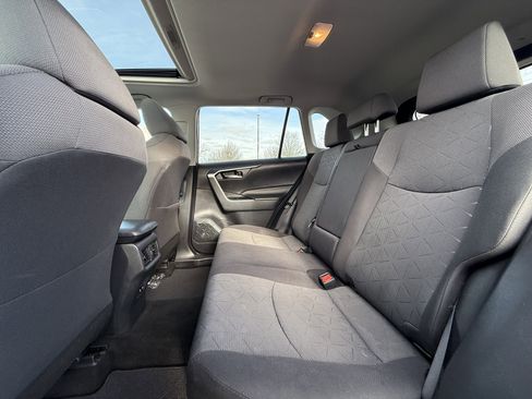 Used 2020 Toyota RAV4 XLE image 28