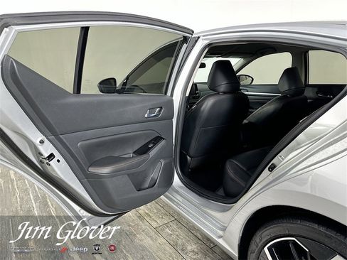 Used 2023 Nissan Altima 2.5 SR image 13