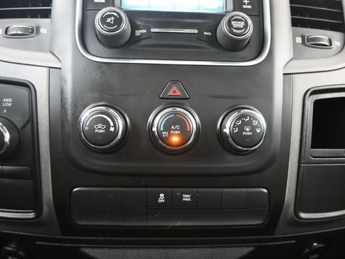 Used 2019 RAM 1500 Express w/ Wheel & Sound Group AWD/4WD image 27