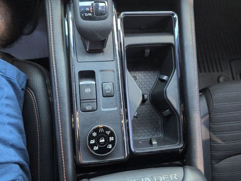 Used 2023 Nissan Pathfinder Rock Creek AWD/4WD image 35