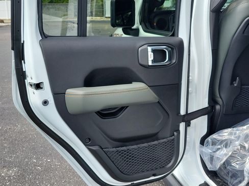 New 2026 Jeep Gladiator Mojave AWD/4WD image 11