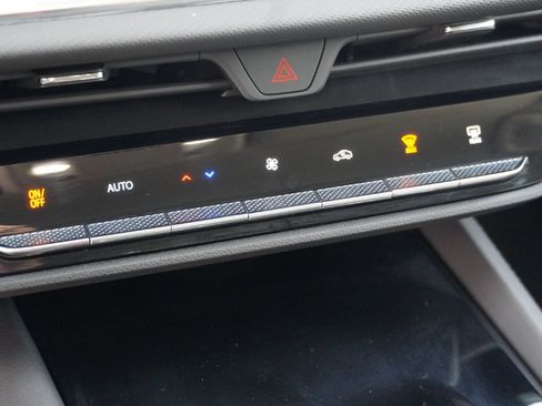 Used 2025 Buick Envision Preferred image 14