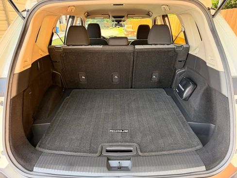 Used 2023 Nissan Rogue SV FWD image 32
