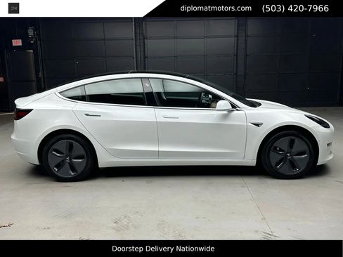 Used 2020 Tesla Model 3 Standard Range Plus RWD image 8