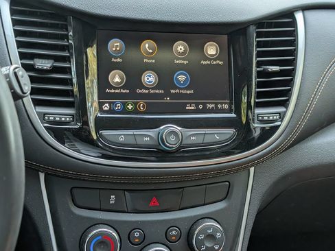 Used 2018 Chevrolet Trax LT w/ LT Convenience Package AWD/4WD image 21
