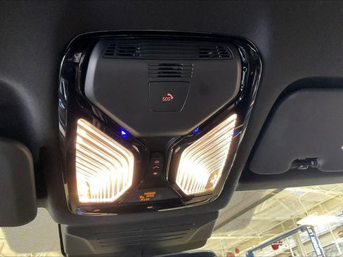 Used 2026 BMW X6 M60i image 36