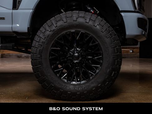 Used 2025 Ford F250 Lariat w/ Lariat Ultimate Package image 11