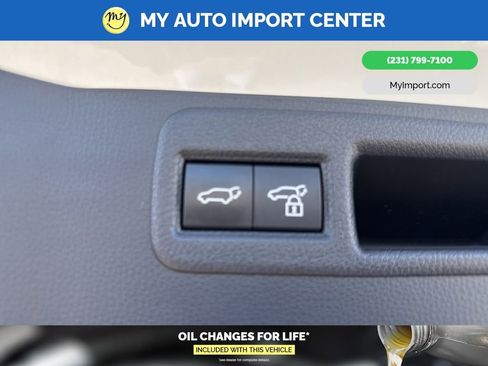 Used 2021 Toyota Venza LE image 28