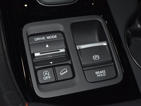 Used 2025 Honda Pilot TrailSport image 19