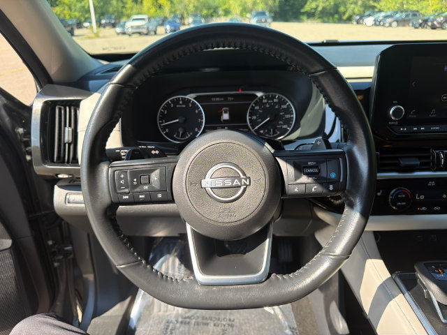 Used 2024 Nissan Pathfinder SV AWD/4WD image 29