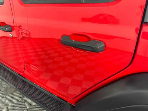 Used 2018 Jeep Wrangler Unlimited Sport image 24