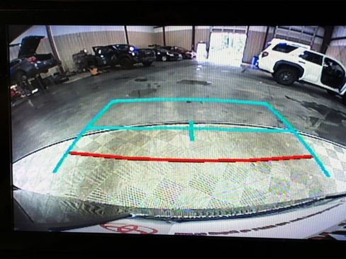 Used 2022 Toyota Sienna XLE FWD image 29