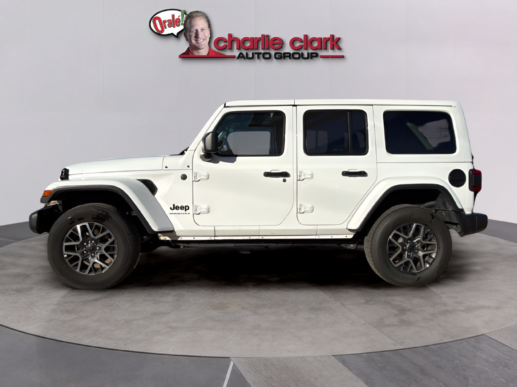 Used 2026 Jeep Wrangler Unlimited Sahara AWD/4WD image 2