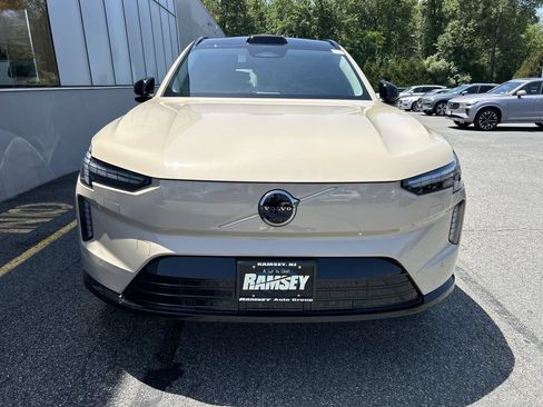 Certified 2025 Volvo EX90 Plus AWD/4WD image 3