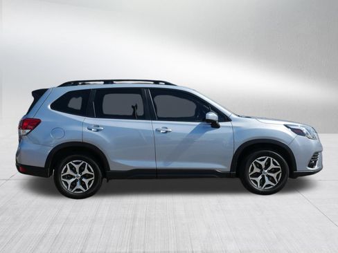 Used 2024 Subaru Forester Premium AWD/4WD image 8