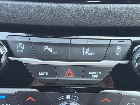 Used 2025 Chrysler Pacifica Select FWD image 49